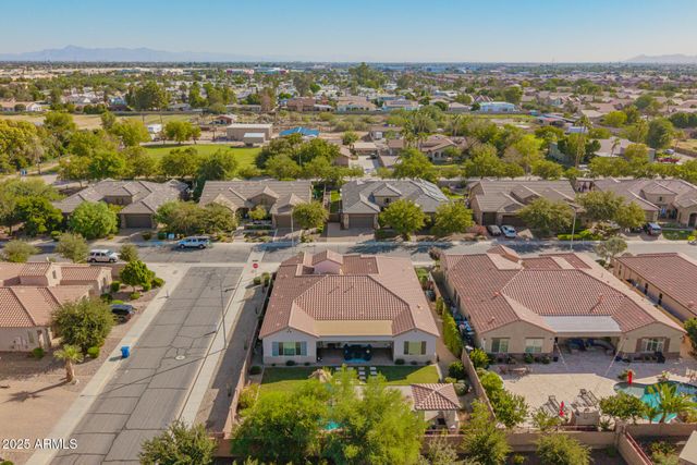 1672 S SUNSET Drive, Chandler, AZ 85286