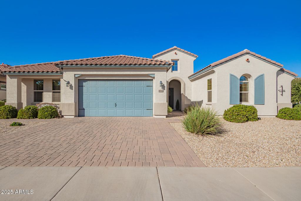 1672 S SUNSET Drive, Chandler, AZ 85286