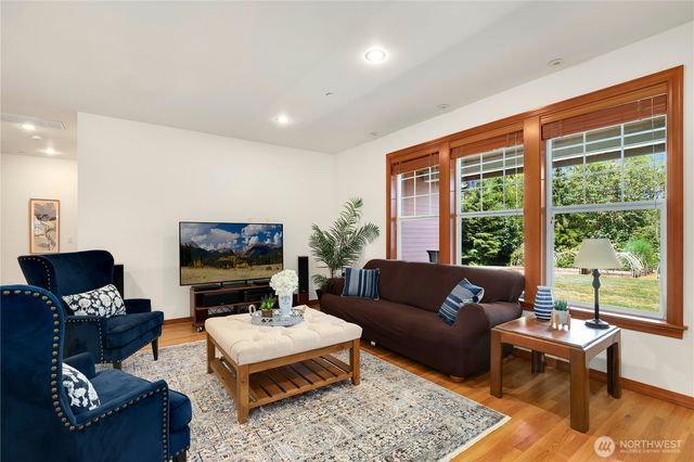 34730 NE 82nd Pl, Carnation, WA 98014