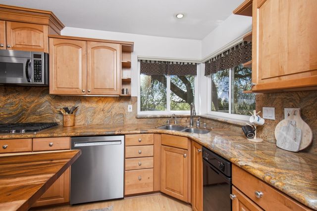 11005 Annmarie Ct, Auburn, CA 95603