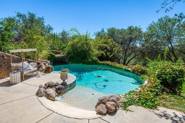 11005 Annmarie Ct, Auburn, CA 95603