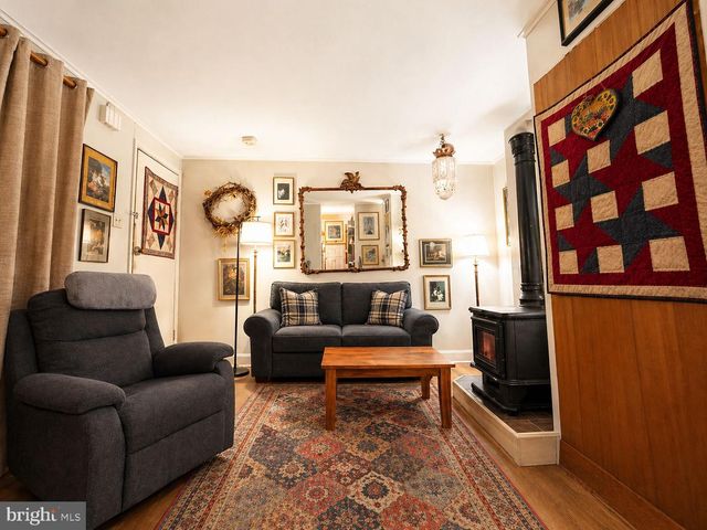 768 S 6TH ST, Philadelphia, PA 19147