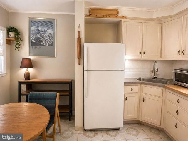 768 S 6TH ST, Philadelphia, PA 19147
