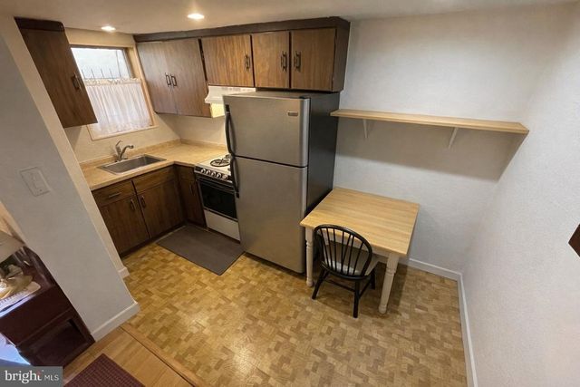 768 S 6TH ST, Philadelphia, PA 19147
