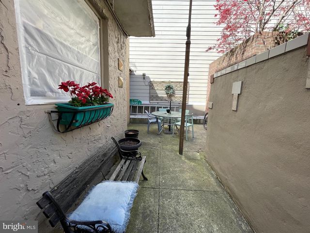 768 S 6TH ST, Philadelphia, PA 19147