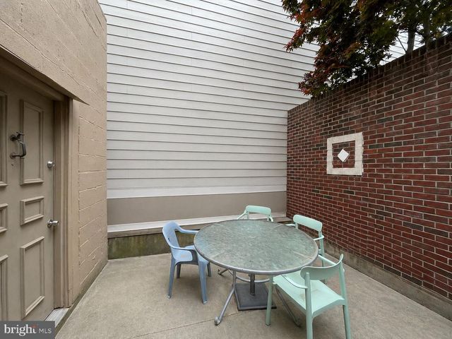768 S 6TH ST, Philadelphia, PA 19147