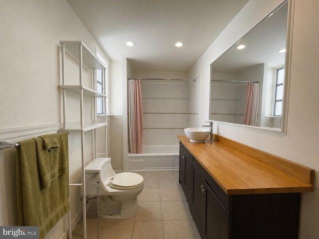 768 S 6TH ST, Philadelphia, PA 19147