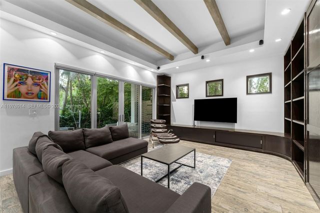 101 SW 21st Rd, Miami, FL 33129