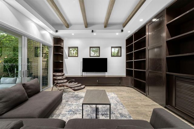 101 SW 21st Rd, Miami, FL 33129