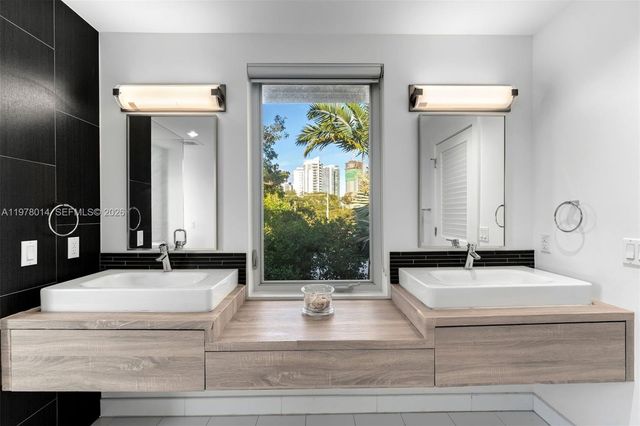 101 SW 21st Rd, Miami, FL 33129