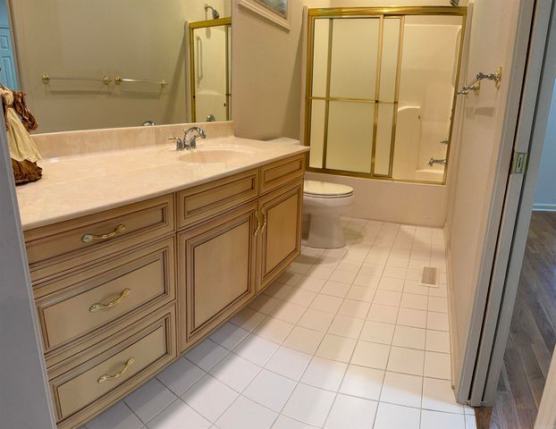 650 Davidson Circle, Greers Ferry, AR 72067