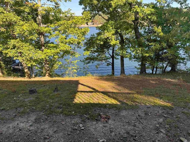 650 Davidson Circle, Greers Ferry, AR 72067