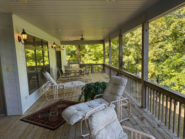 650 Davidson Circle, Greers Ferry, AR 72067