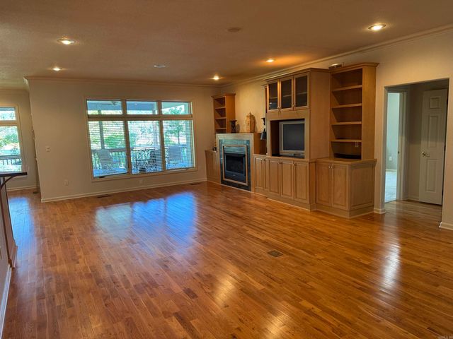 650 Davidson Circle, Greers Ferry, AR 72067