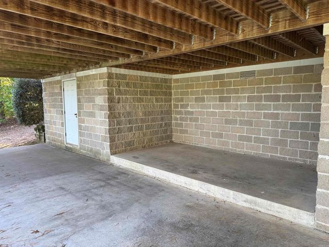 650 Davidson Circle, Greers Ferry, AR 72067