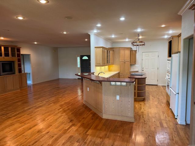 650 Davidson Circle, Greers Ferry, AR 72067