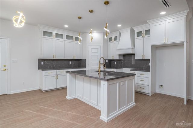 1840 N Yellowwood Street, San Juan, TX 78589