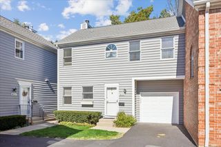 812 Chestnut Street B, Deerfield, IL 60015