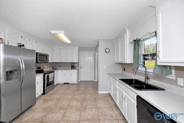 108 Amesbury Drive, Harvest, AL 35749