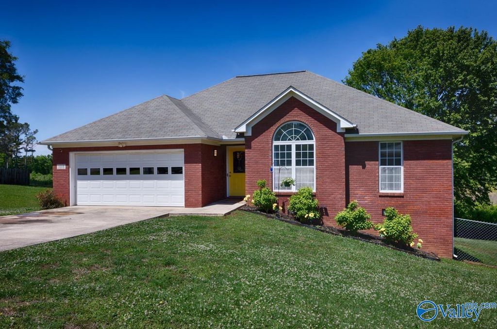 108 Amesbury Drive, Harvest, AL 35749