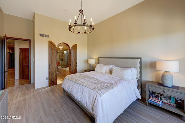 24350 N WHISPERING RIDGE Way 9, Scottsdale, AZ 85255