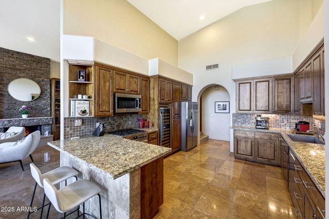 24350 N WHISPERING RIDGE Way 9, Scottsdale, AZ 85255