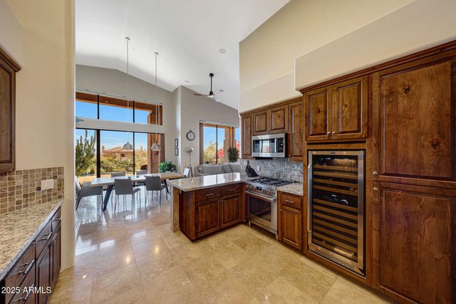 24350 N WHISPERING RIDGE Way 9, Scottsdale, AZ 85255