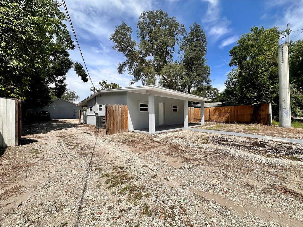 Image 2 of property listing at 8906 N ALBANY AVENUE, Tampa, FL 33604