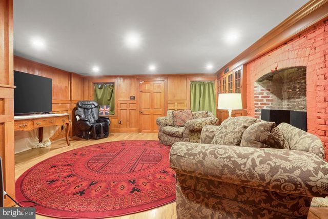 1007 N CALVERT ST, Baltimore, MD 21202