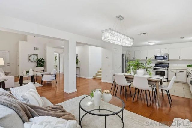 4916 NOGAL, San Diego, CA 92102