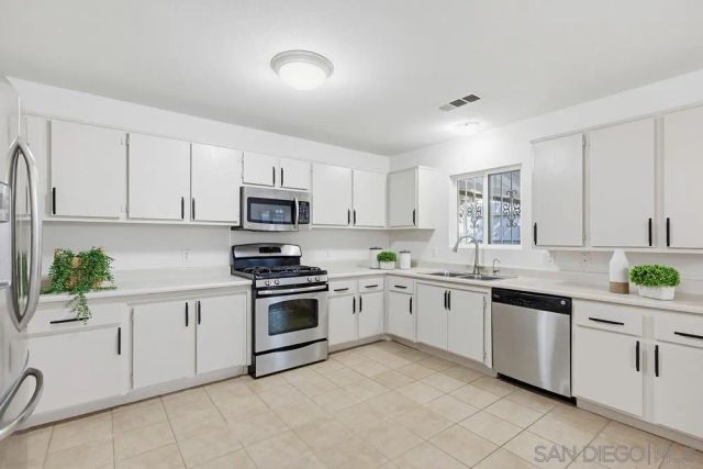 4916 NOGAL, San Diego, CA 92102
