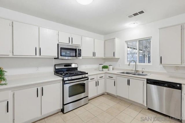 4916 NOGAL, San Diego, CA 92102