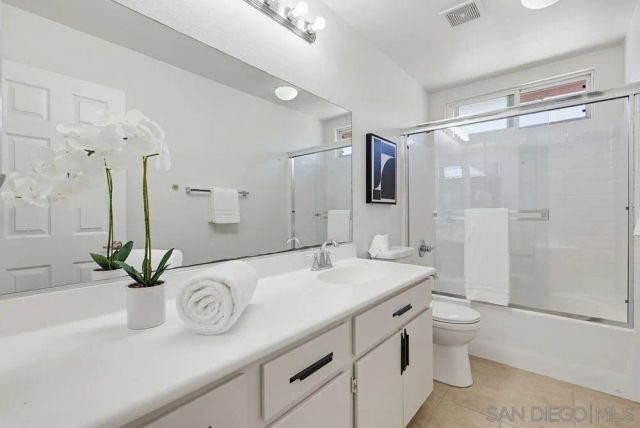 4916 NOGAL, San Diego, CA 92102