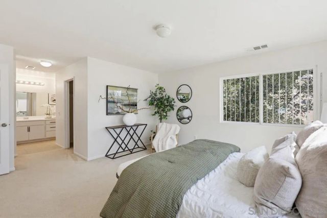 4916 NOGAL, San Diego, CA 92102