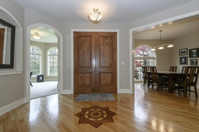 10935 Oriole LANE, Mequon, WI 53092