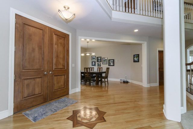 10935 Oriole LANE, Mequon, WI 53092