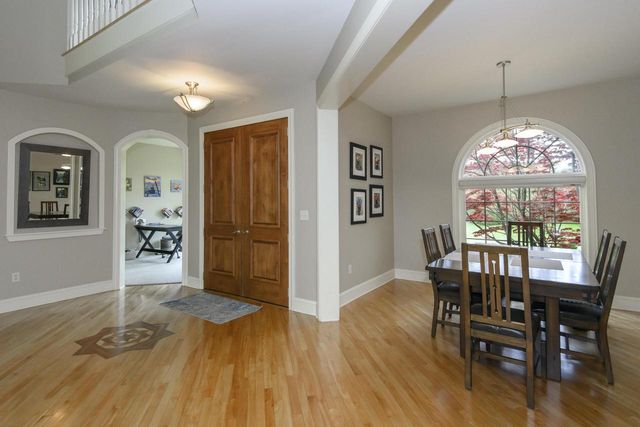 10935 Oriole LANE, Mequon, WI 53092