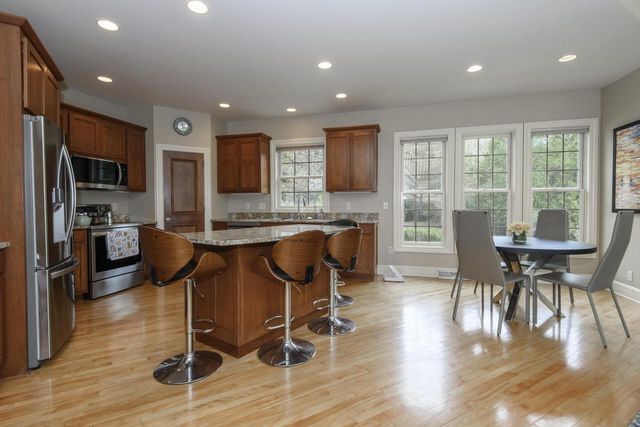 10935 Oriole LANE, Mequon, WI 53092