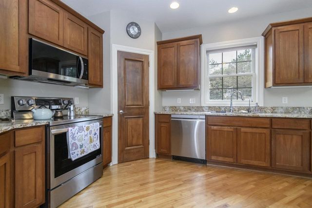 10935 Oriole LANE, Mequon, WI 53092