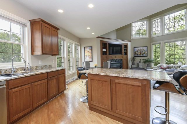 10935 Oriole LANE, Mequon, WI 53092