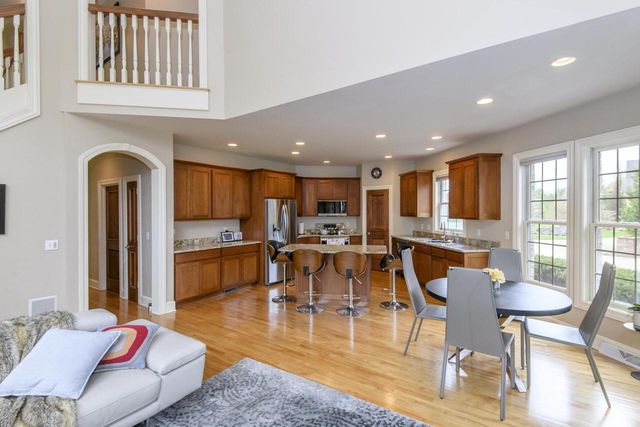 10935 Oriole LANE, Mequon, WI 53092