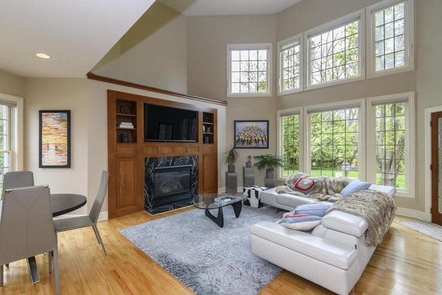 10935 Oriole LANE, Mequon, WI 53092