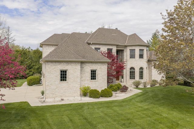 10935 Oriole LANE, Mequon, WI 53092