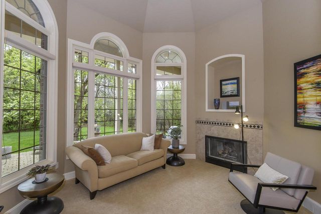 10935 Oriole LANE, Mequon, WI 53092