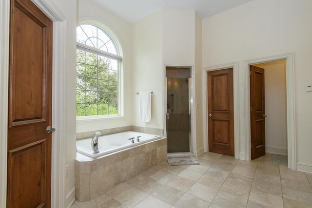 10935 Oriole LANE, Mequon, WI 53092