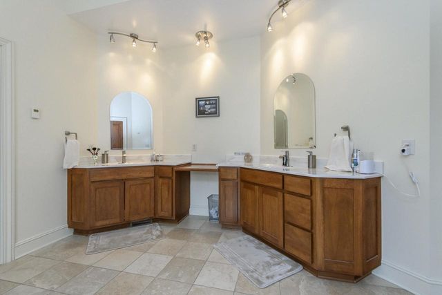 10935 Oriole LANE, Mequon, WI 53092