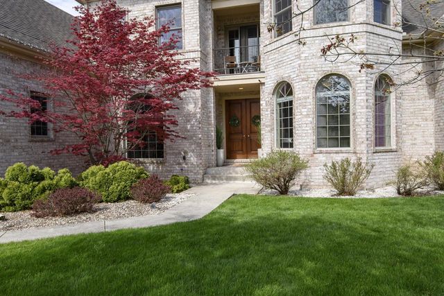 10935 Oriole LANE, Mequon, WI 53092