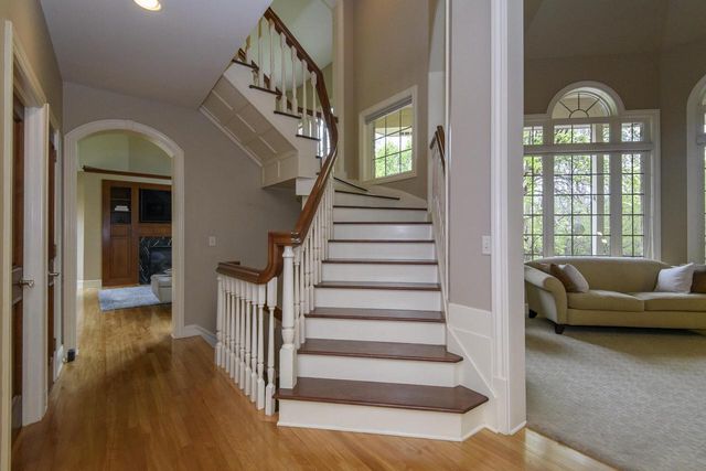 10935 Oriole LANE, Mequon, WI 53092