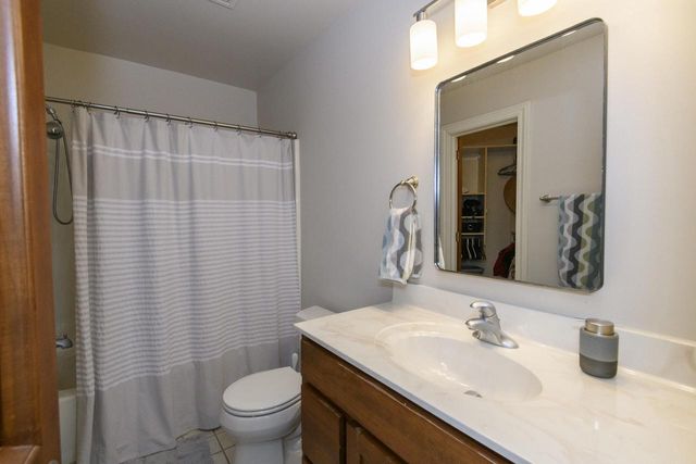 10935 Oriole LANE, Mequon, WI 53092