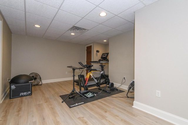 10935 Oriole LANE, Mequon, WI 53092